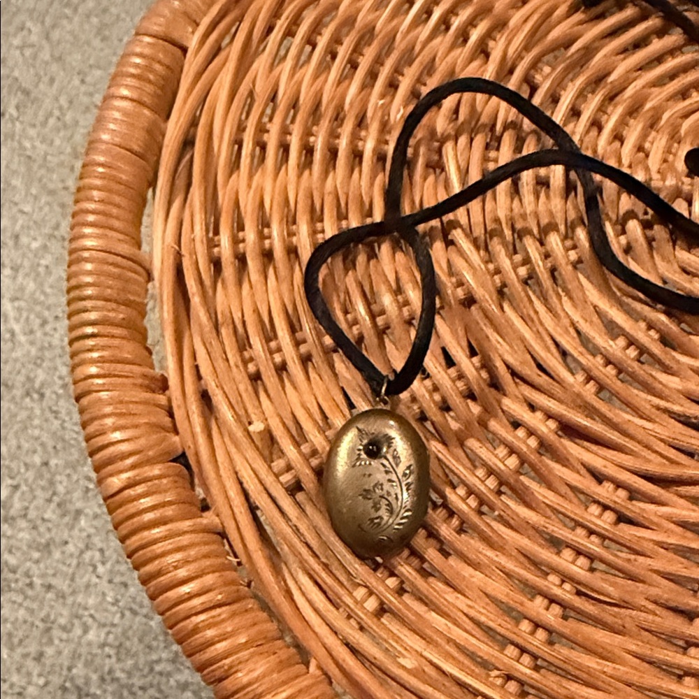 Silver  Oval Pendant Necklace